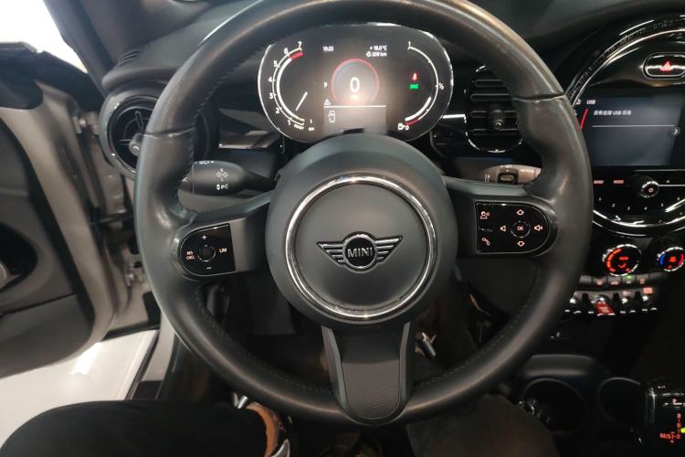 Used MINI 2022 Revised 1.5T COOPER CABRIO Classic Edition Steering Wheel