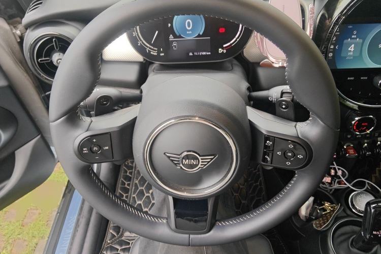 Used MINI 2022 Revised 2.0T COOPER S Artist Five-Door Edition Steering Wheel