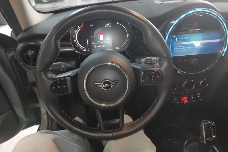Used MINI 2022 1.5T COOPER Artist Five-Door Edition Steering Wheel