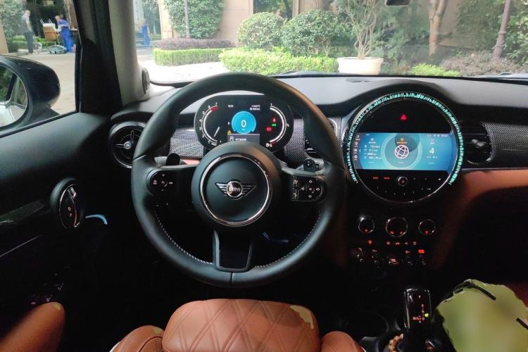 Used MINI 2022 Revised 2.0T COOPER S Artist Five-Door Edition Steering Wheel