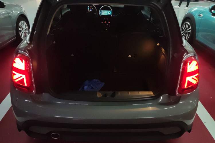 Used MINI 2022 Updated 1.5T COOPER Classic Edition Trunk