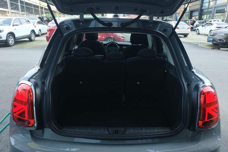 Used MINI 2022 Updated 1.5T ONE Five-Door PLUS Edition Trunk