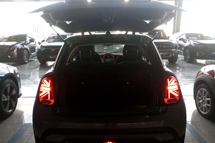 Used MINI 2022 1.5T COOPER Classic Edition Trunk