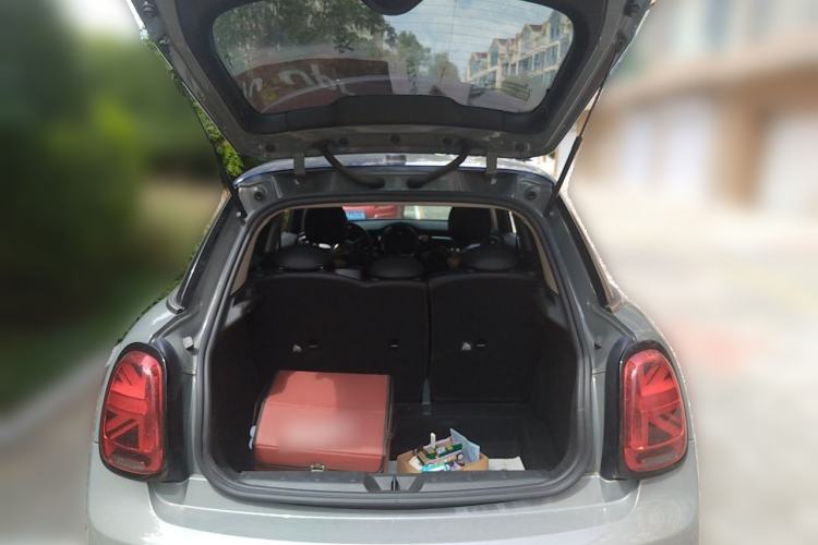 Used MINI 2022 1.5T Camden Limited Edition Five-Door Version Trunk
