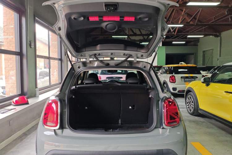 Used MINI 2022 1.5T COOPER Classic Edition Trunk