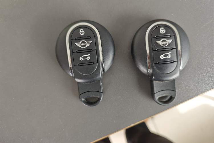 Used MINI 2022 Updated 1.5T COOPER Classic Edition Five-Door Version Vehicle Key