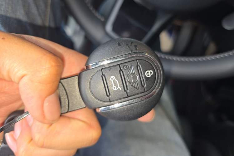 Used MINI 2022 Updated 2.0T COOPER S Artist Vehicle Key