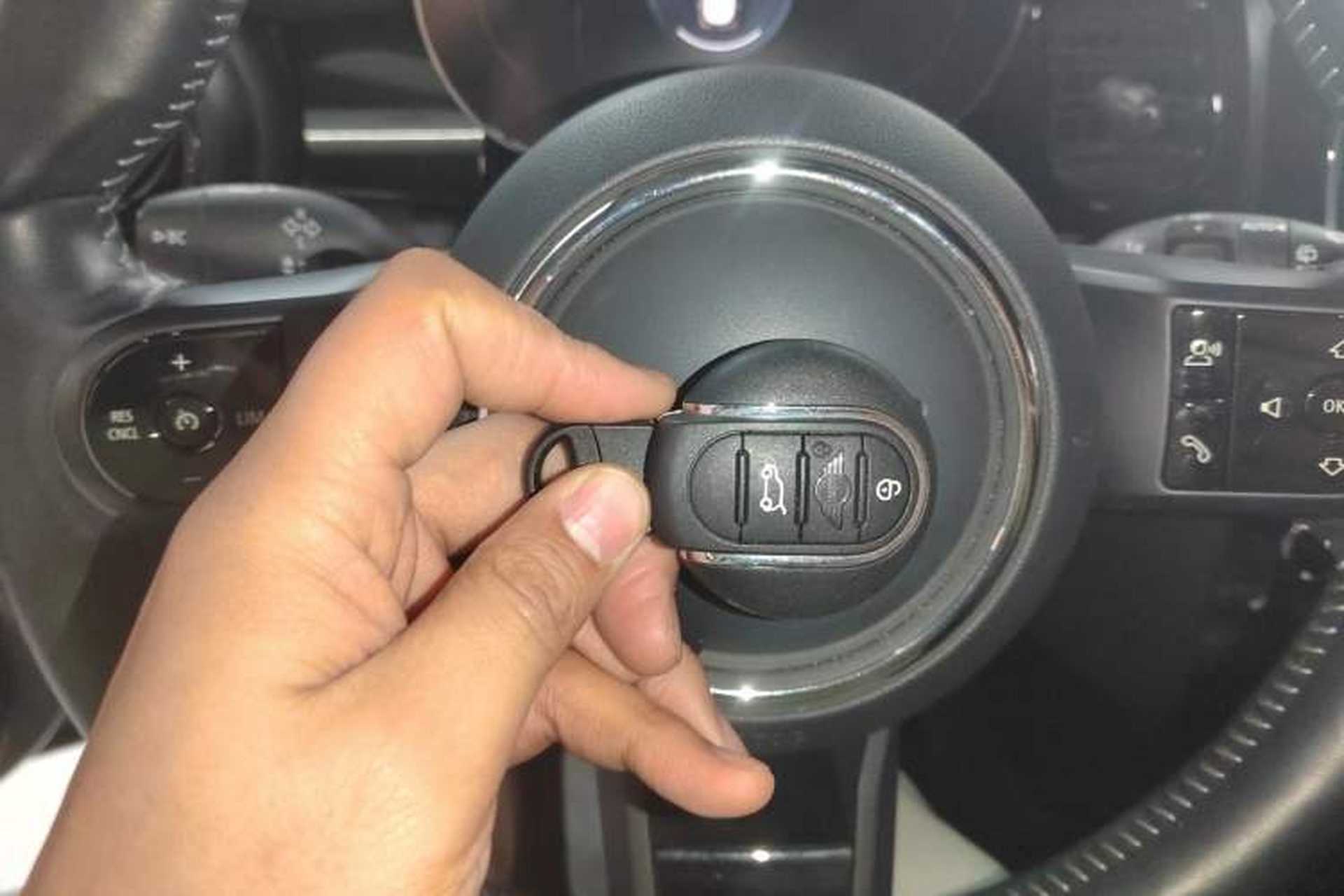 Used MINI 2022 1.5T COOPER Artist Five-Door Edition Vehicle Key