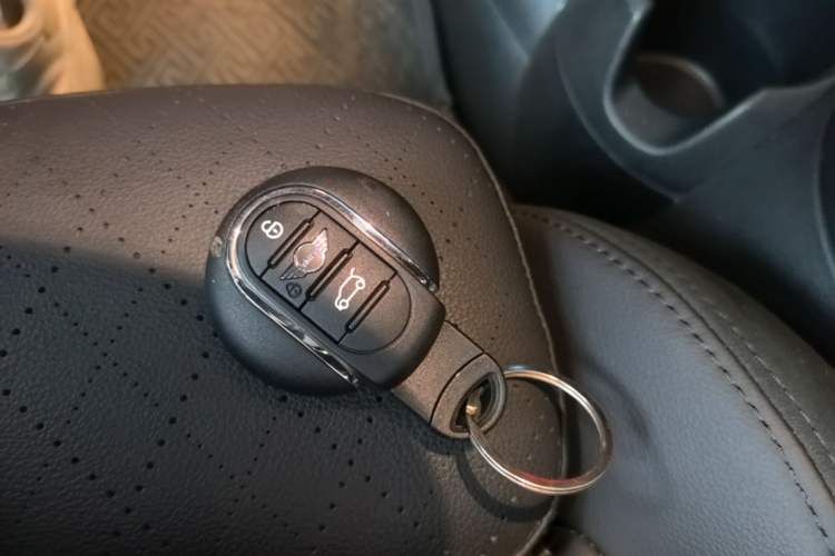 Used MINI 2022 1.5T COOPER Artist Vehicle Key
