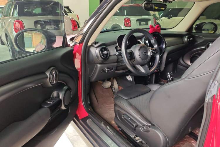 Used MINI 2022 1.5T COOPER Classic Edition Driver Seat