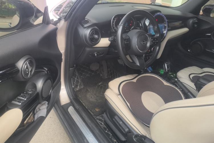 Used MINI 2022 Revised 1.5T COOPER CABRIO Classic Edition Driver Seat