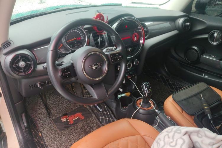 Used MINI 2022 Updated 1.5T ONE Center Console