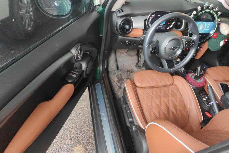 Used MINI 2022 1.5T COOPER Artist Driver Seat