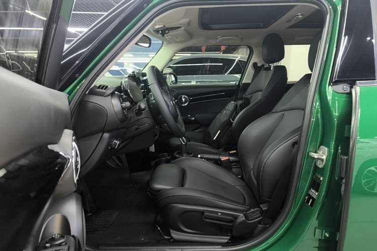 Used MINI 2022 1.5T COOPER Classic Edition Five-Door Version Driver Seat