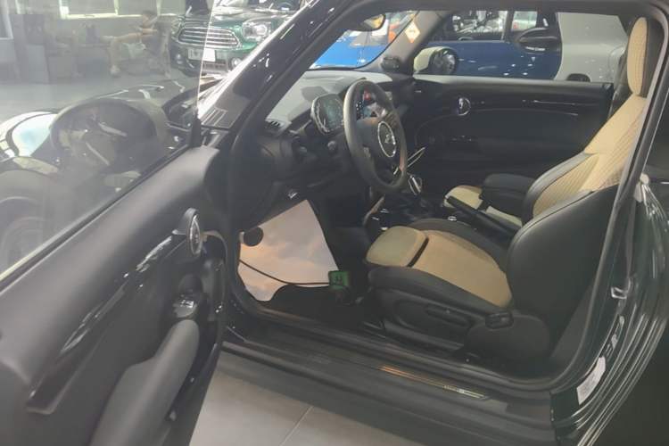 Used MINI 2022 2.0T COOPER S Obsession Special Edition Driver Seat