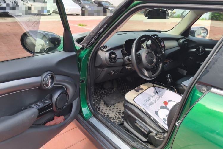 Used MINI 2022 Updated 1.5T COOPER Classic Edition Five-Door Version Driver Seat