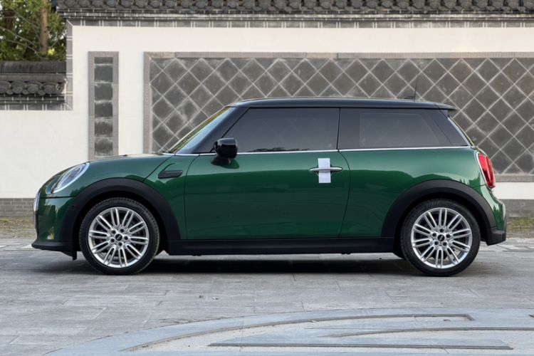 Used MINI 2022 1.5T COOPER Classic Edition Exterior 2