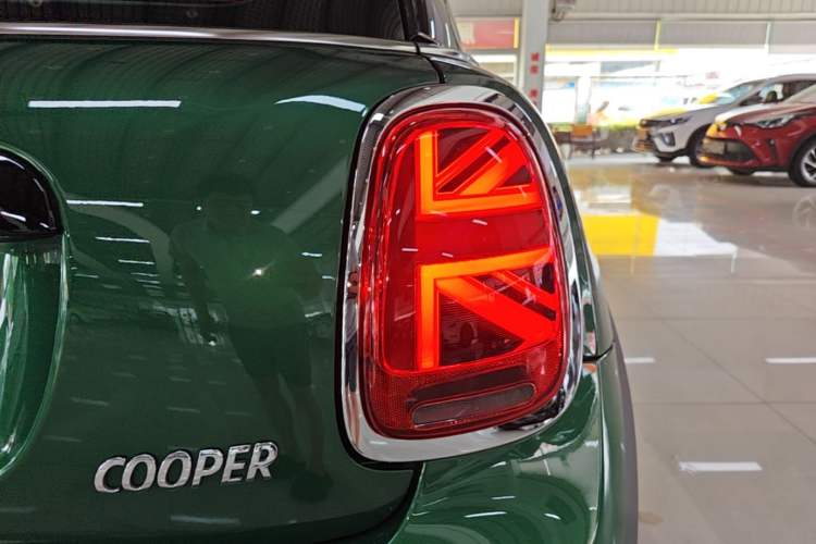 Used MINI 2022 Updated 1.5T COOPER Artist Exterior 3
