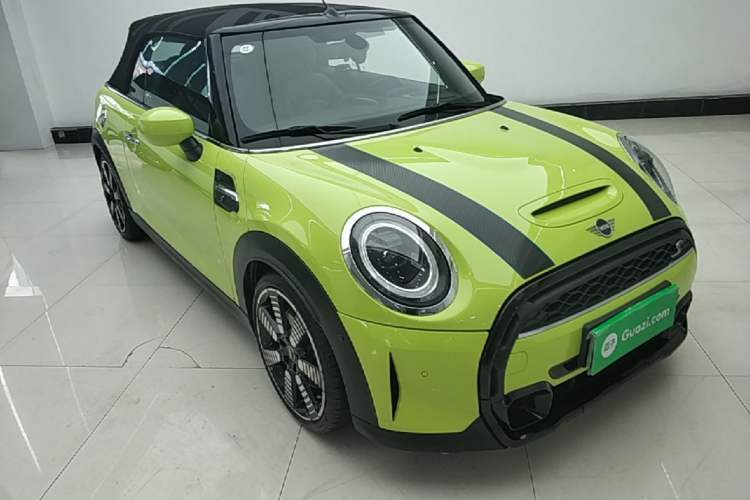 Used MINI 2022 Revised 2.0T COOPER S CABRIO Sidewalk Front Right 45 Deg