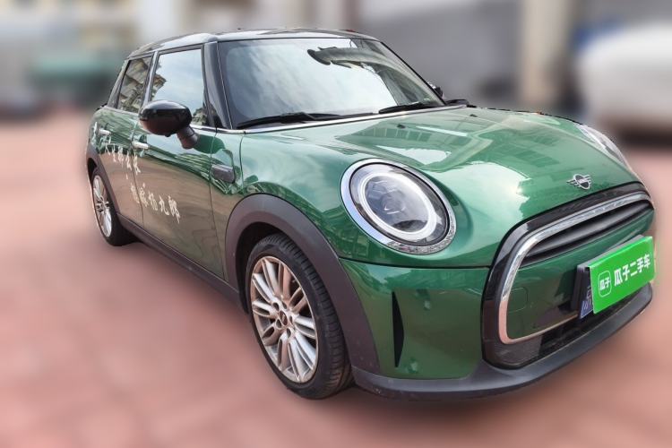 Used MINI 2022 Updated 1.5T COOPER Classic Edition Five-Door Version Front Right 45 Deg