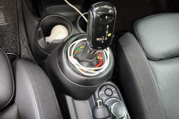 Used MINI 2022 1.5T COOPER Artist Five-Door Edition Gear Lever