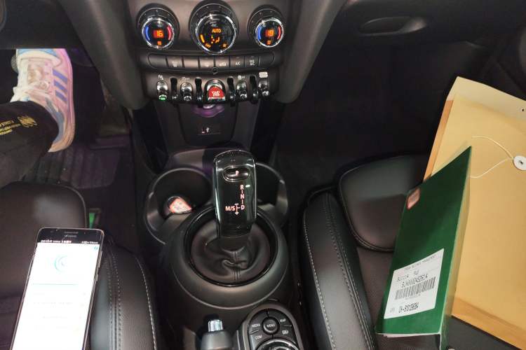 Used MINI 2022 1.5T COOPER Classic Edition Gear Lever