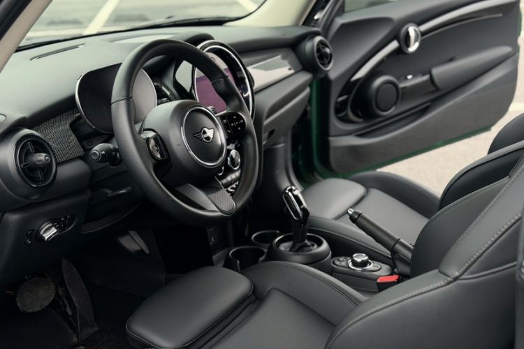 Used MINI 2022 1.5T COOPER Classic Edition Interior 1