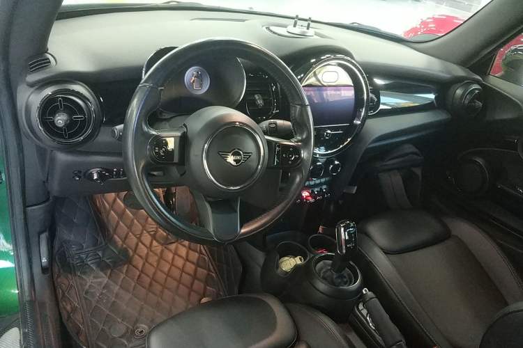 Used MINI 2022 Revised 1.5T COOPER CABRIO Classic Edition Interior 2