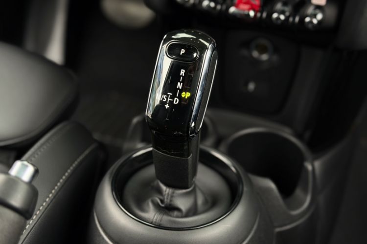 Used MINI 2022 1.5T COOPER Classic Edition Interior 2