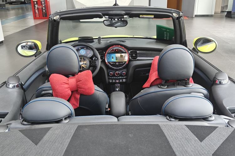 Used MINI 2022 2.0T COOPER S CABRIO Sidewalk Interior 4