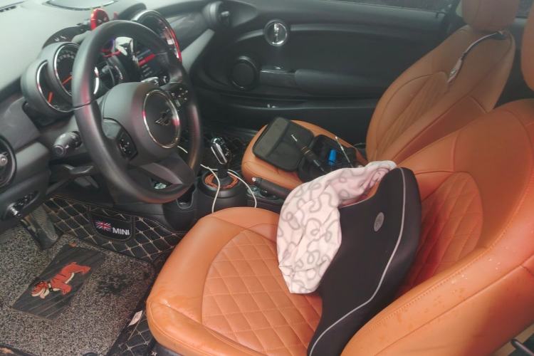 Used MINI 2022 Updated 1.5T ONE Left Front Seat