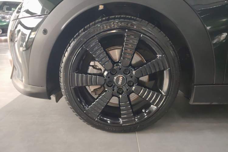 Used MINI 2022 2.0T COOPER S Obsession Special Edition Left Front Wheel Hub
