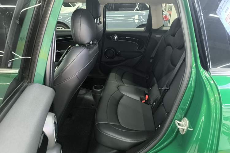 Used MINI 2022 1.5T COOPER Classic Edition Five-Door Version Left Rear Seat