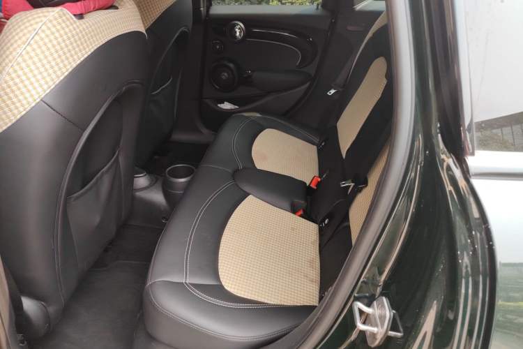 Used MINI 2022 1.5T COOPER Obsession Special Edition Five-Door Version Left Rear Seat