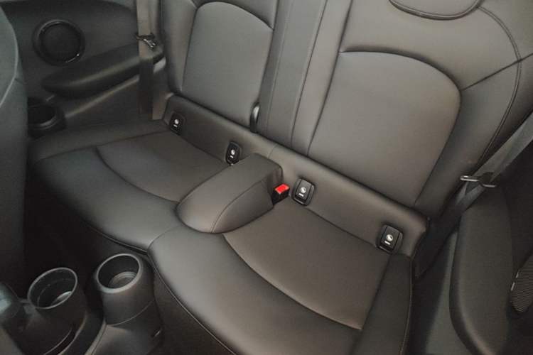 Used MINI 2022 Updated 1.5T COOPER Artist Left Rear Seat