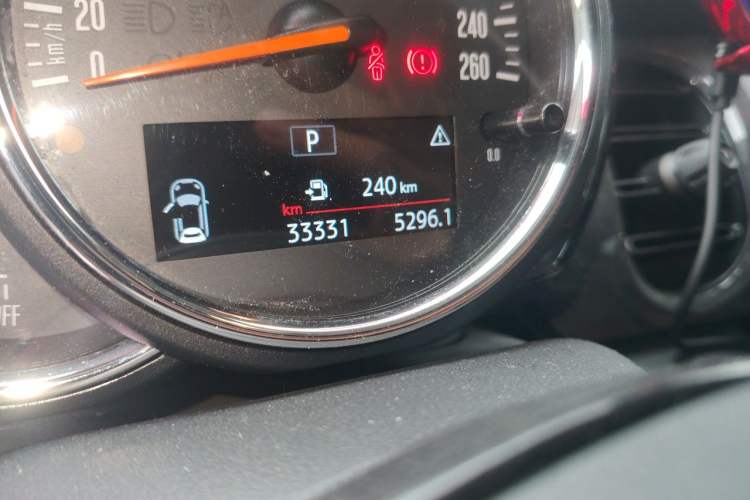 Used MINI 2022 Updated 1.5T ONE Odometer Close Up