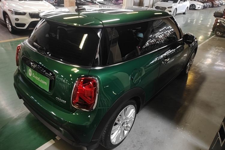 Used MINI 2022 Updated 1.5T COOPER Classic Edition Rear Right 45 Deg