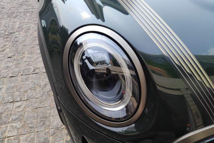 Used MINI 2022 1.5T COOPER Obsession Special Edition Five-Door Version Right Front Headlight