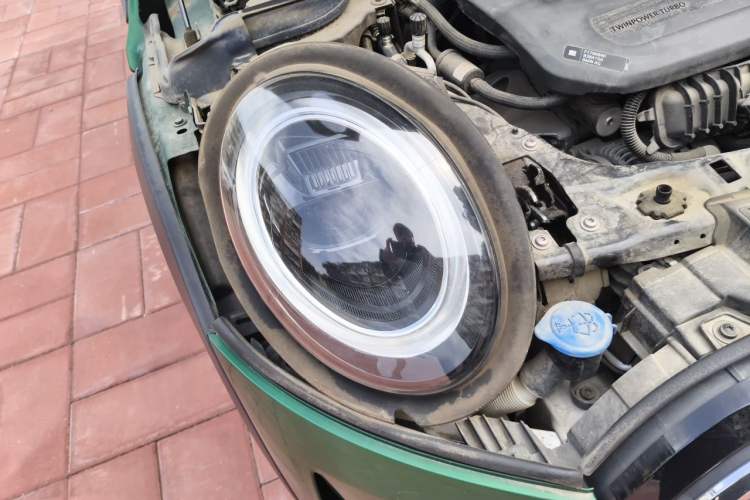 Used MINI 2022 Updated 1.5T COOPER Classic Edition Five-Door Version Right Front Headlight