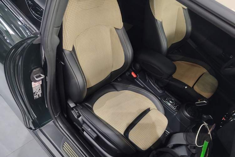 Used MINI 2022 2.0T COOPER S Obsession Special Edition Right Front Seat