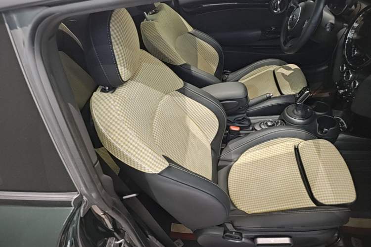 Used MINI 2022 2.0T COOPER S Obsession Special Edition Right Front Seat