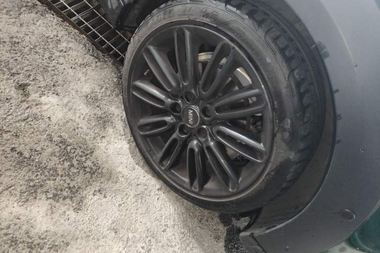 Used MINI 2022 1.5T COOPER Artist Right Front Wheel Hub