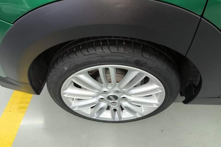 Used MINI 2022 1.5T COOPER Classic Edition Five-Door Version Right Rear Wheel Hub