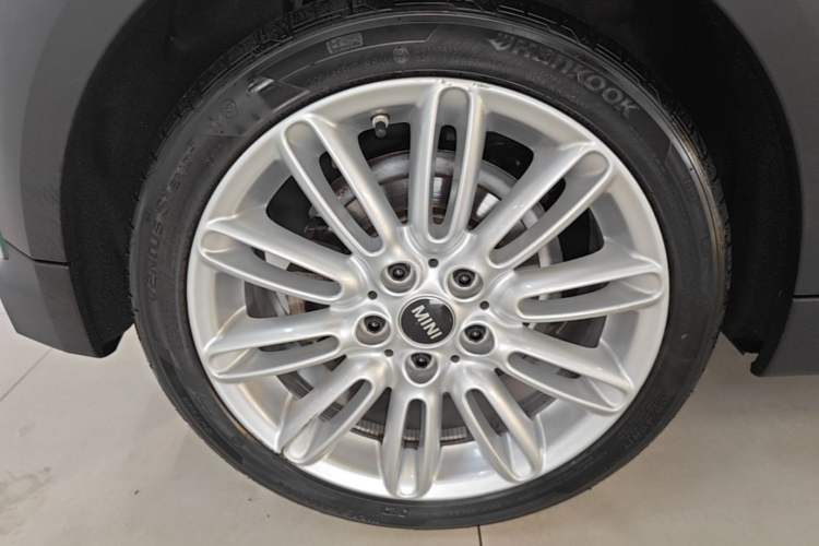 Used MINI 2022 Updated 1.5T COOPER Artist Right Rear Wheel Hub