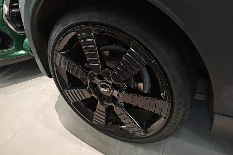Used MINI 2022 2.0T COOPER S Obsession Special Edition Right Rear Wheel Hub