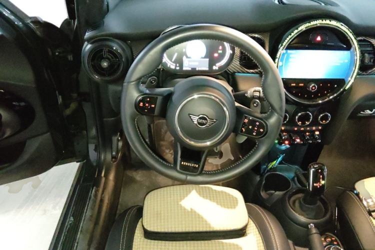 Used MINI 2022 2.0T COOPER S Obsession Special Edition Five-Door Version Steering Wheel