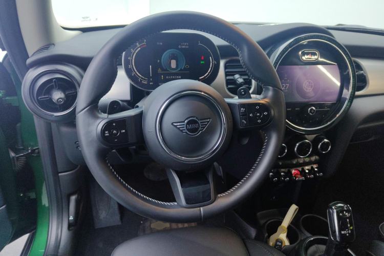 Used MINI 2022 Revised Version 2.0T COOPER S CABRIO Classic Style Steering Wheel