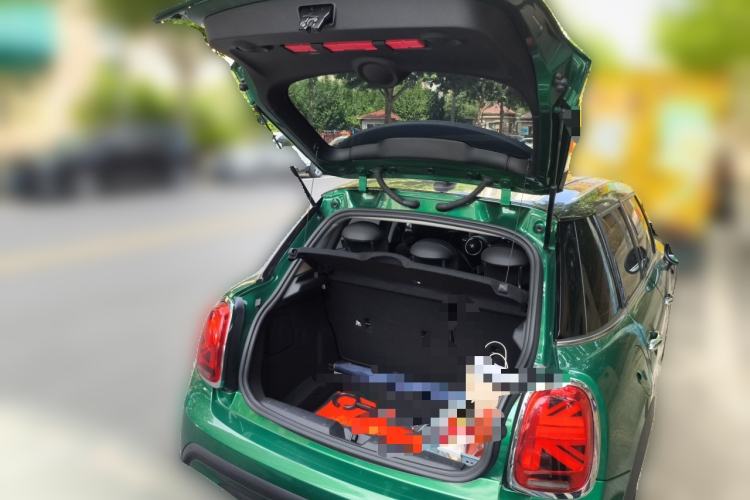 Used MINI 2022 1.5T COOPER Artist Five-Door Edition Trunk