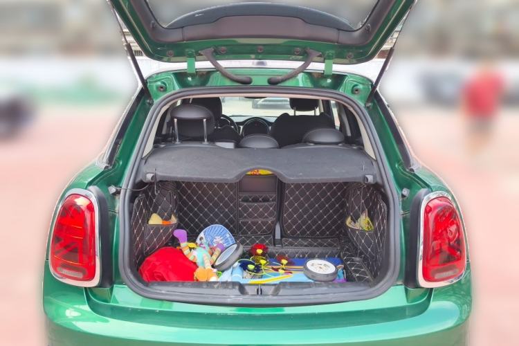 Used MINI 2022 Updated 1.5T COOPER Classic Edition Five-Door Version Trunk