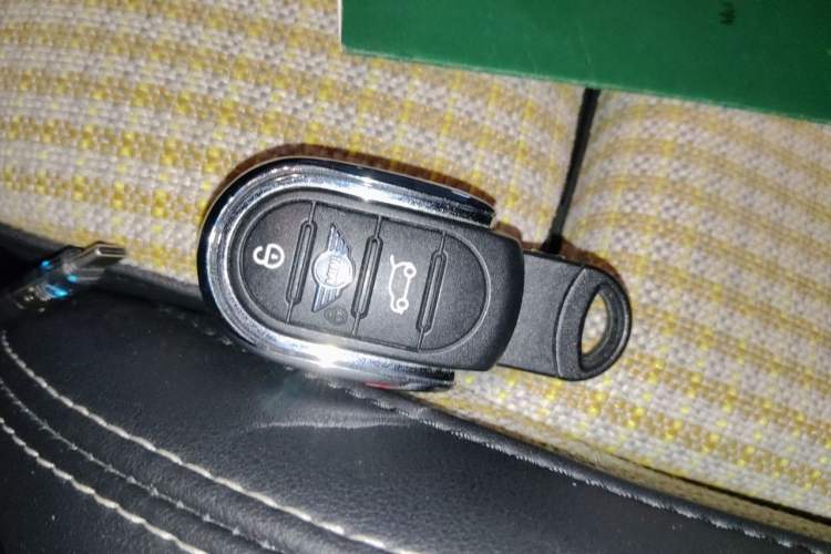 Used MINI 2022 2.0T COOPER S Obsession Special Edition Five-Door Version Vehicle Key